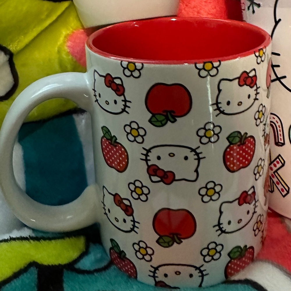 Apple Hello Kitty Mug